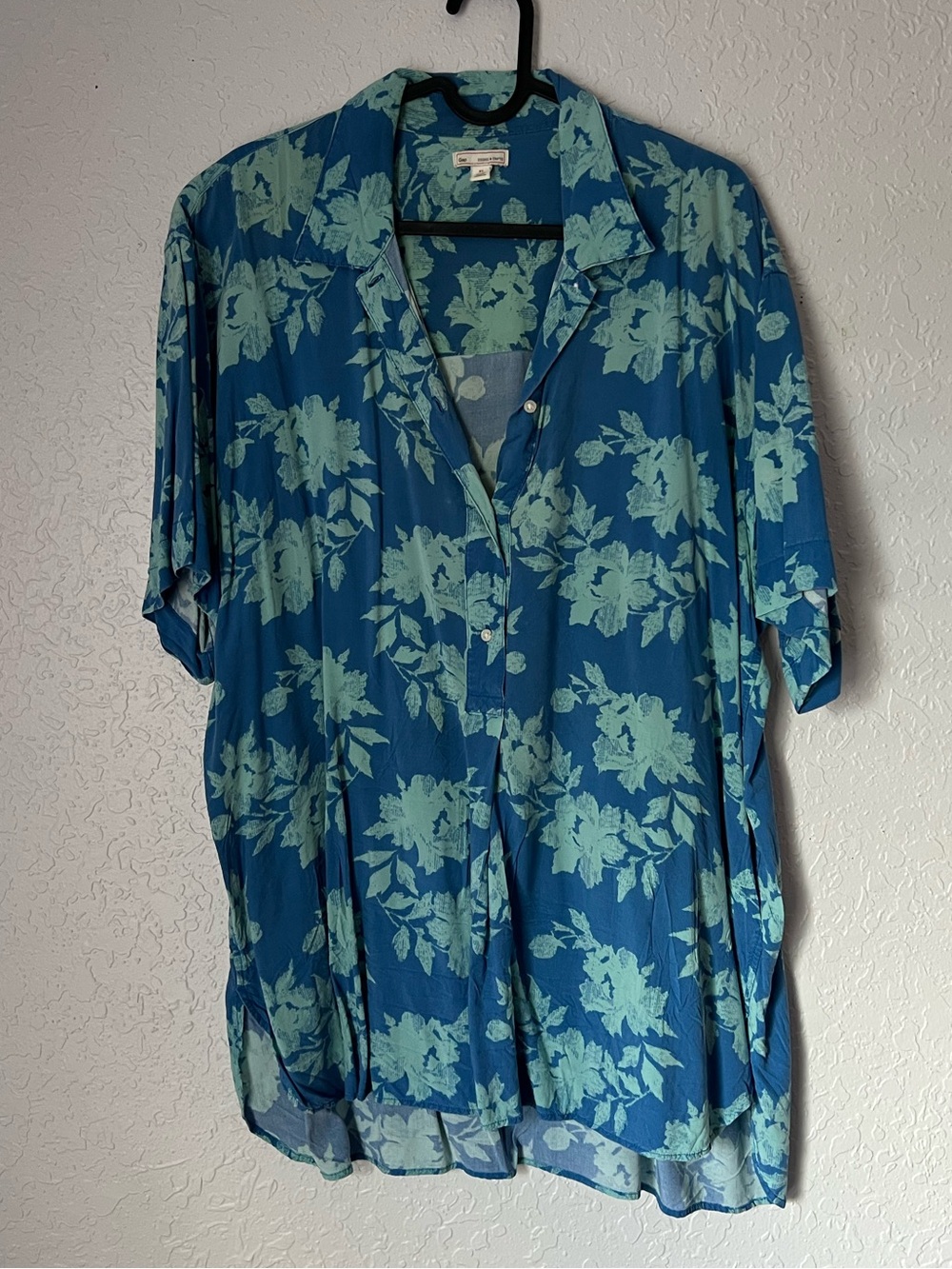 GAP Teal and Mint Floral Button-Down Shirt